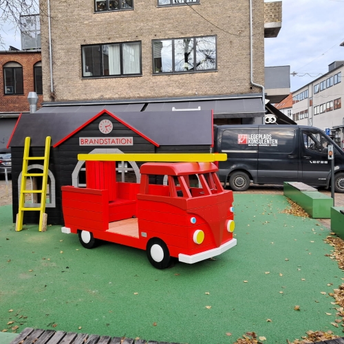 Brandbil og brandstation opfrisket